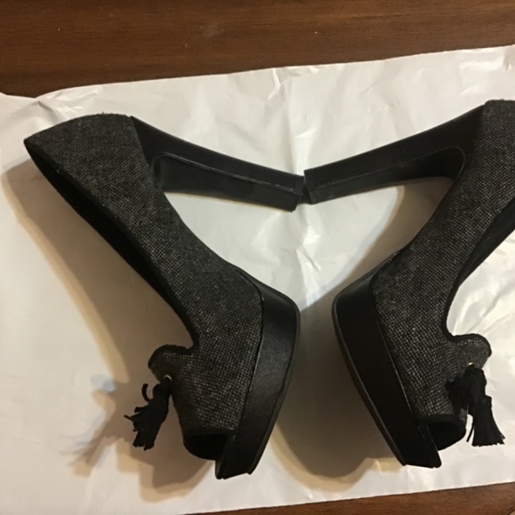 Christian Siriano Peep Toe Heels - Picture 2 of 6